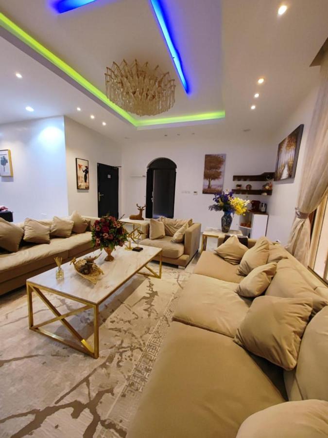 النرجس الخاص